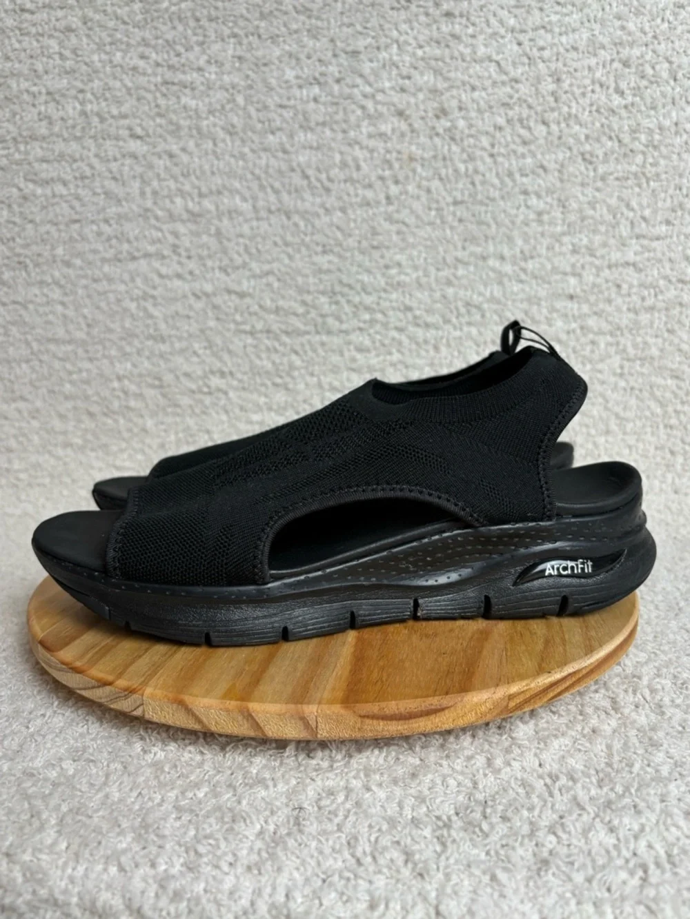 Skechers Sandals Womens 10 Black Arch Fit City Catch Open Toe